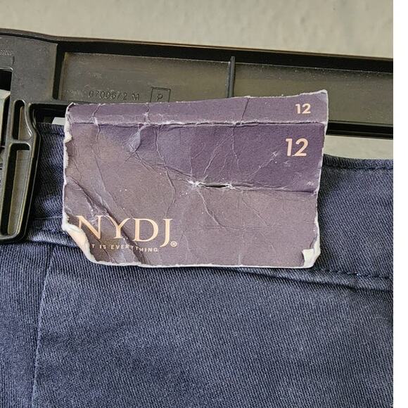 NYDJ Relaxed Bermuda Shorts Oxford Navy 12 NEW - Picture 9 of 12